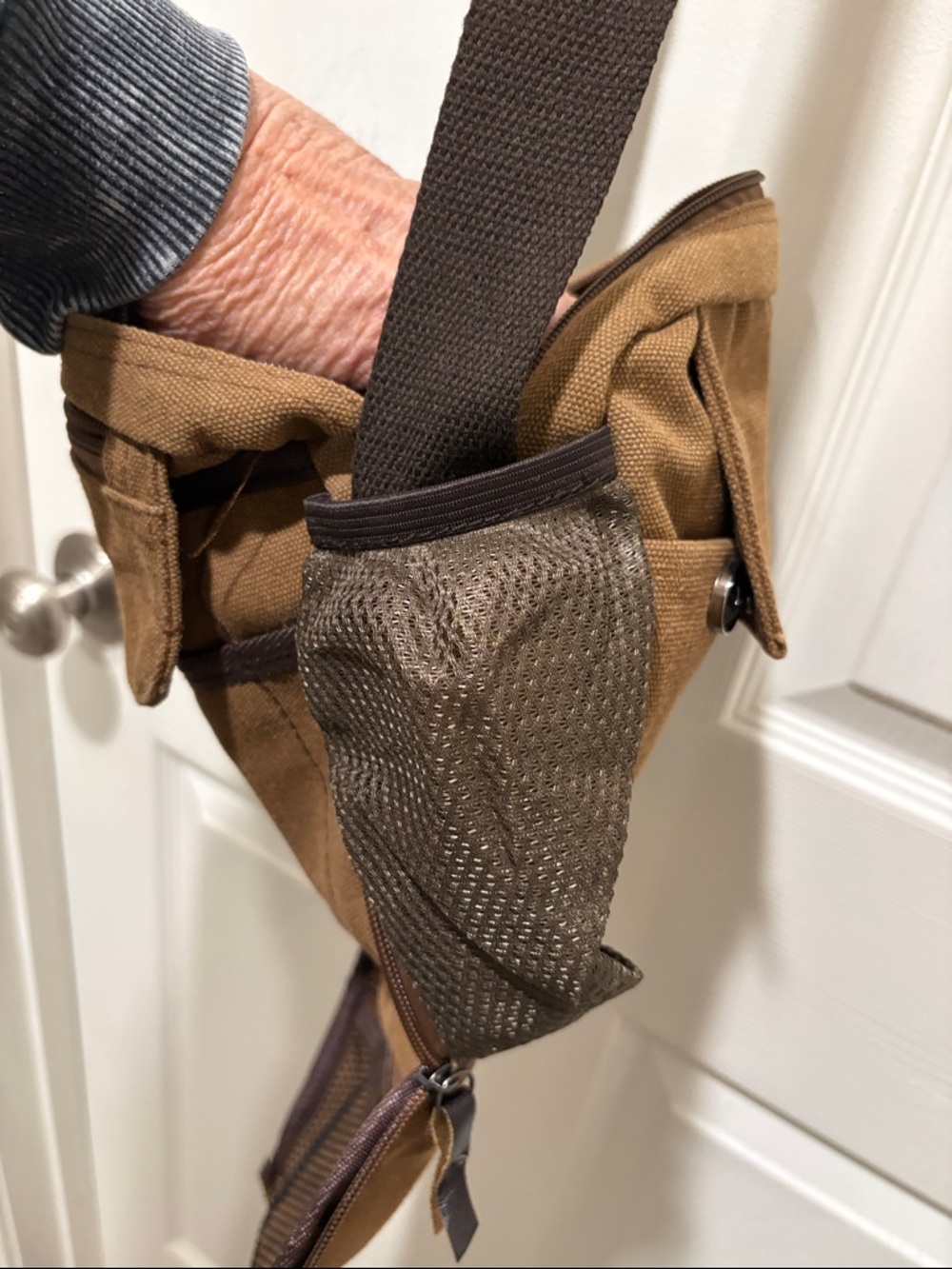 Source Unknown Brown Canvas Crossbody Bag with Dark Brown Strap - Picture 6 of 10